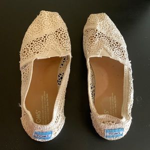 Toms crotchet slip ons